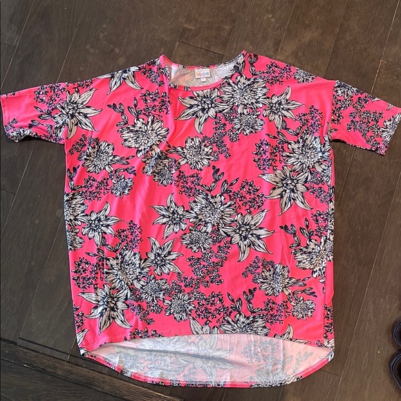 LuLaRoe Tops - LuLaRoe Pink Floral Top